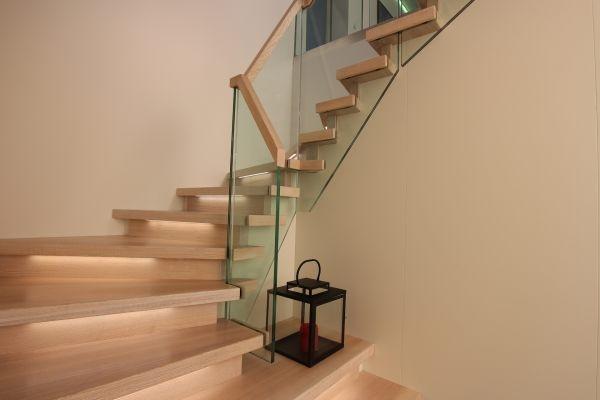 versatzstufentreppen-0036D1A8ADD-CC86-D762-9E9B-923652952350.jpg